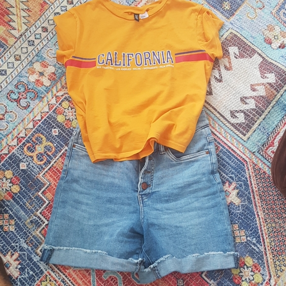 Divided Cali Tee - Picture 2 of 2